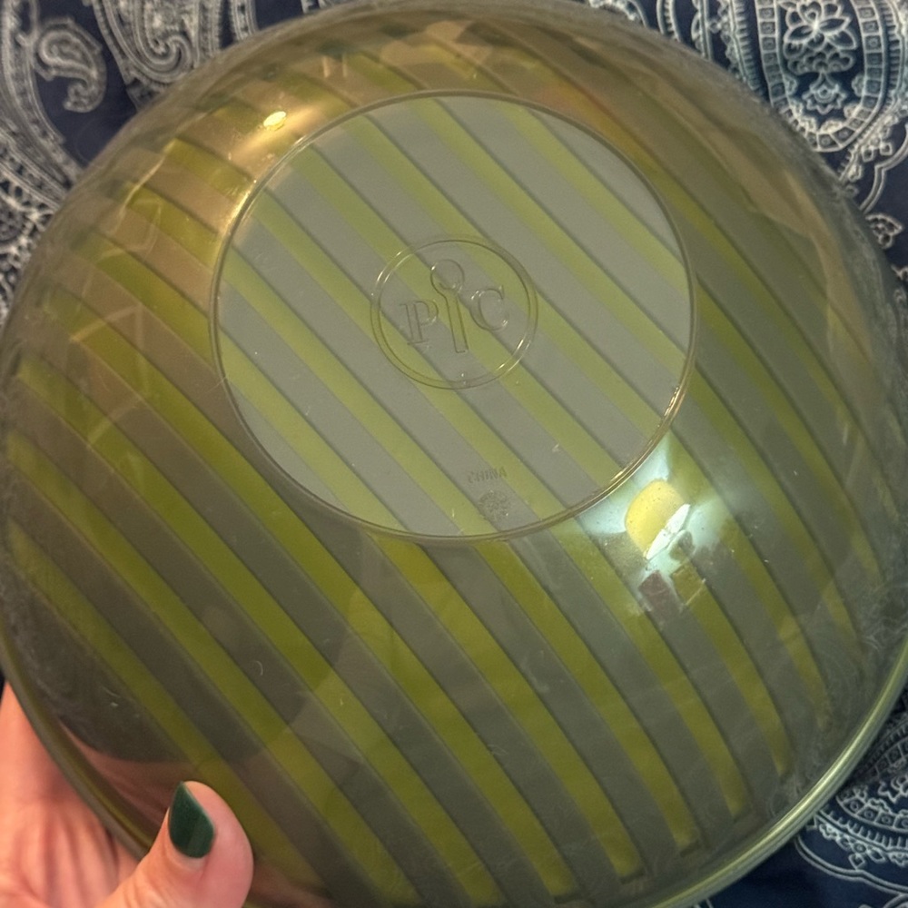 Pampered Chef Salad Cutting Bowl - Picture 3 of 3